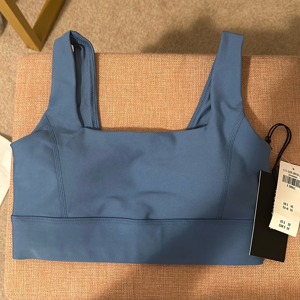 NWT YPB TOP - XS